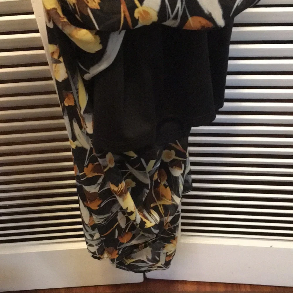 Thalia Sodi Women's Maxi Dress - Black and Gold Leaf Print - Picture 8 of 9